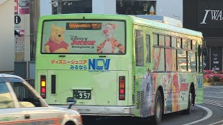 ＮＣＶディズニージュニアの広告のＴ４４８０　函館２００か９５７