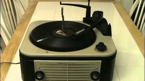 1956 WEBCOR MODEL # F1123 RECORD PLAYER .. WITH ALL MY LOVE AND KISSES .. RAY NOBLE .. AL BOWLY