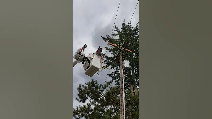 Electrical Lineman Fireball, Phase to Phase Fault Powerline  ⚡High Voltage ⚡