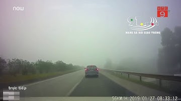 Xe khách Samsung ngang nhiên đi ngược chiều trên cao tốc Hà Nội - Thái Nguyên