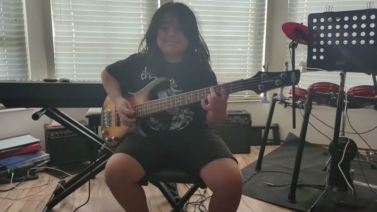 Led Zeppelin "D'yer Mak'er" Bass cover by 9 years old.