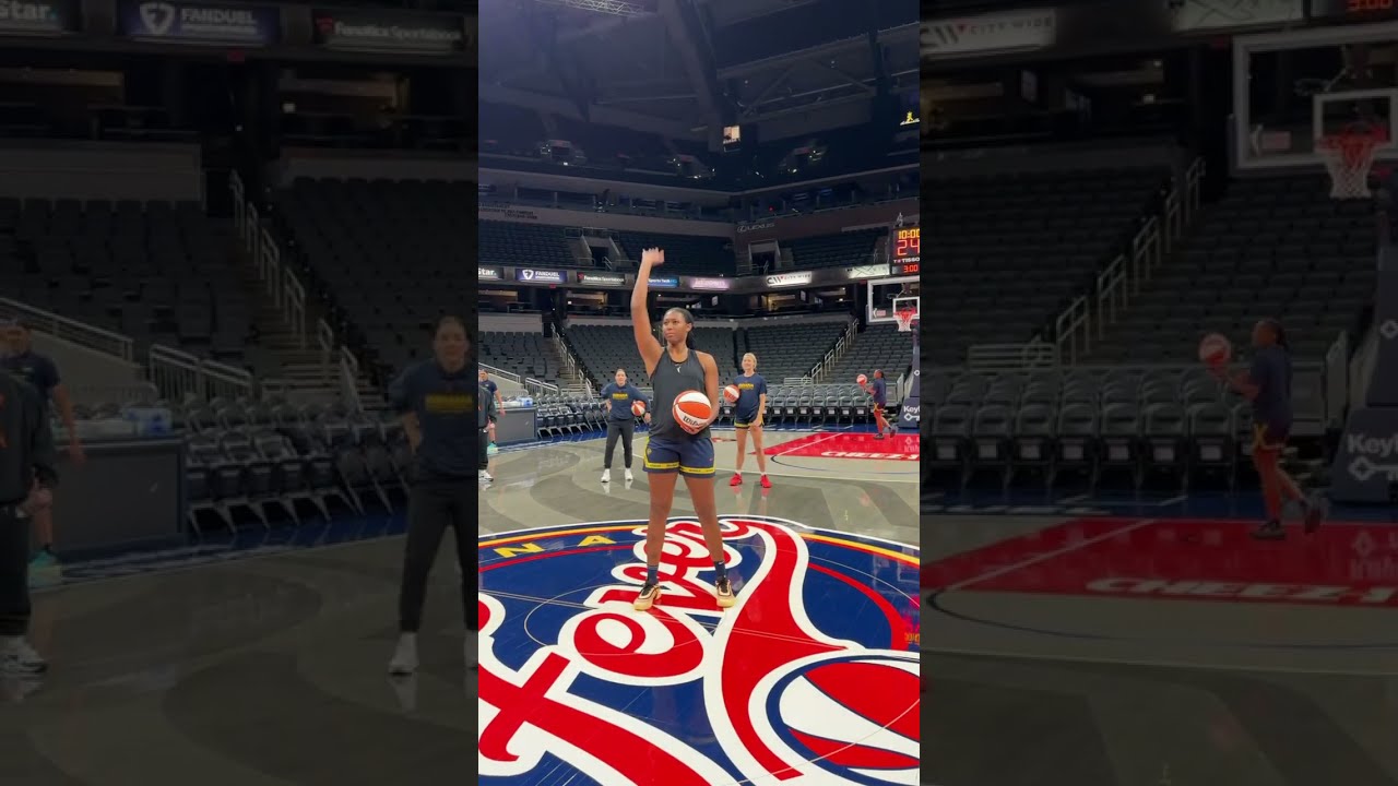 Lexie Hull Brianna Turner Kelsey Mitchell With The Three Way Tie In Halfcourt Shot Contest 