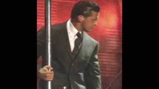 Video thumbnail of "Luis Miguel - Quiero (Live - Valencia, España 1999)"