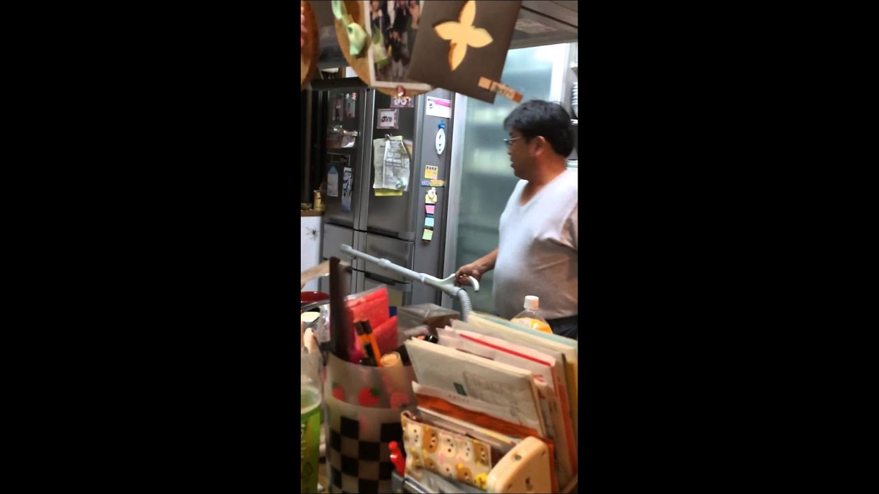 巨大蜘蛛を掃除機で吸うてみた Youtube 巨大蜘蛛を掃除機で吸うてみた Youtube