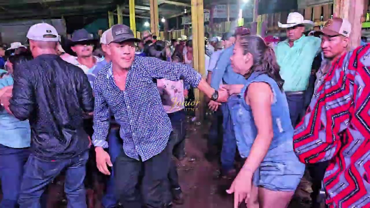 VIDEO CHINAMERO - LOS TRES AMIGOS ( JUNIOR URBINA FT OSCAR DANILO & JADER URBINA