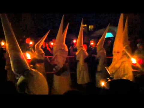 Penitente Hermandad de Jesús Yacente