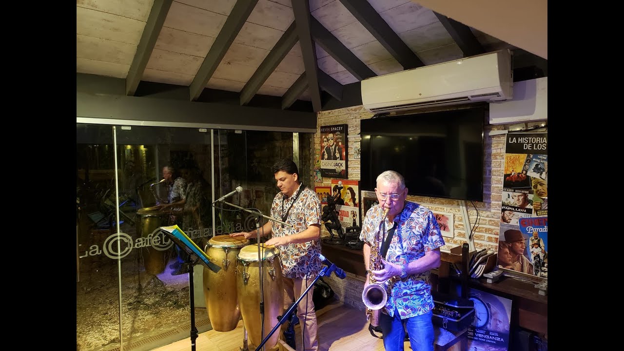 ℕ𝕆ℂℍ𝔼 𝔻𝔼 𝕊𝔸𝕏𝕆 𝑐𝑜𝑛 𝐑𝐮𝐛𝐞𝐧 𝐆𝐨𝐦𝐞𝐳 e invitados sorpresas 🎉🌃🌙🎷🧑🏻🎼 al aire libre 🍃