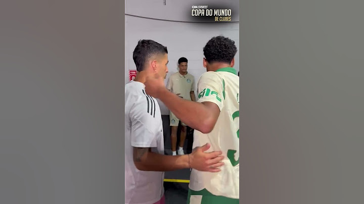 Suárez distribui autógrafos a jogadores do Palmeiras | CNN ESPORTES