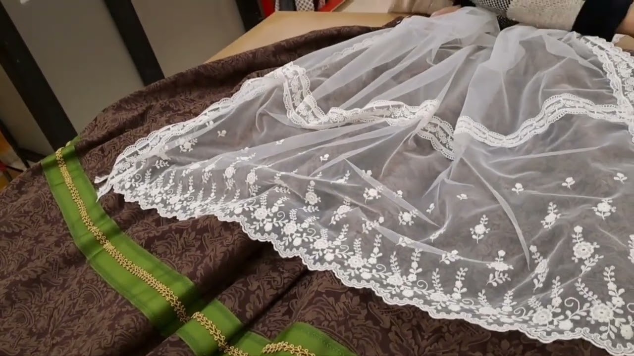 Cómo poner un delantal en una falda Valenciana