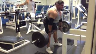 Dead Lifting 5 Plates For 6 Reps