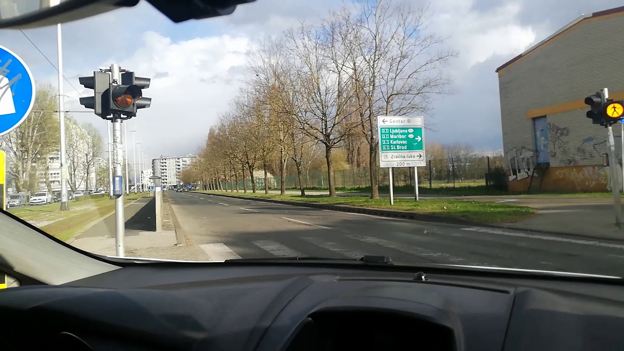 Skretanje ulijevo na raskrižju