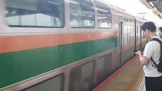 E233系3000番台コツE-01編成6号車トイレ非設置横浜駅高速入線=到着シーン