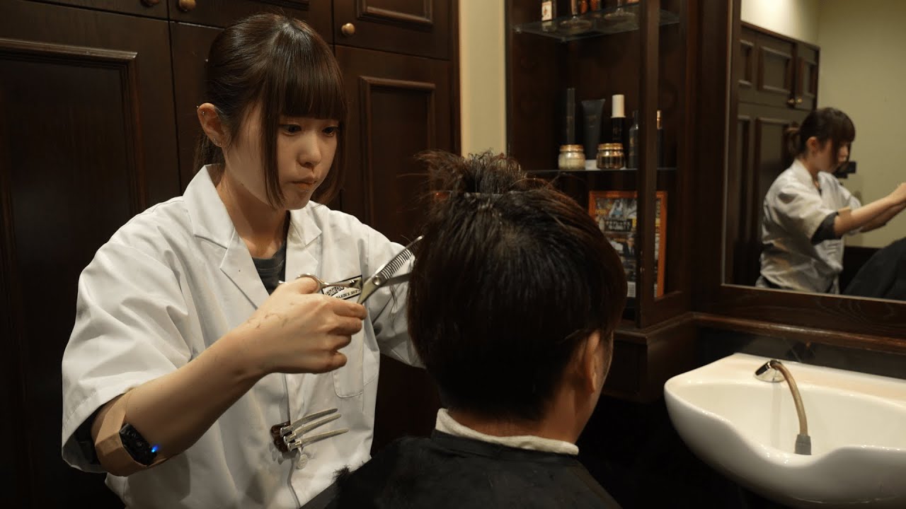 Стильная стрижка от милой девушки-стилиста, изысканный массаж лица и бритье