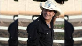 José Gregorio Oquendo - Es Diferente