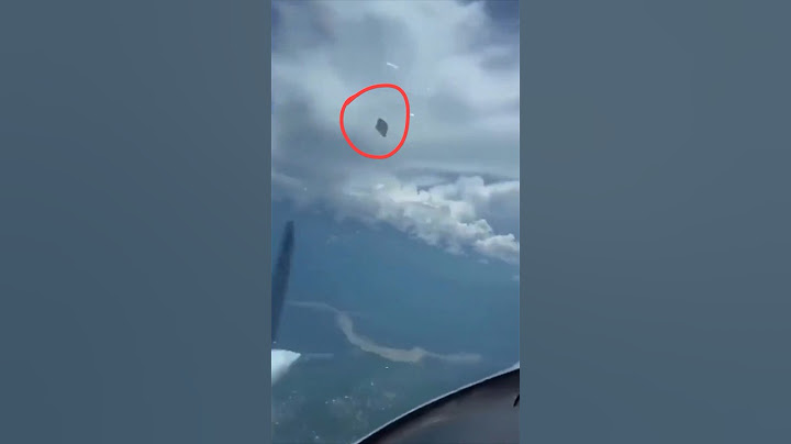 UFO filmed from Plane Window