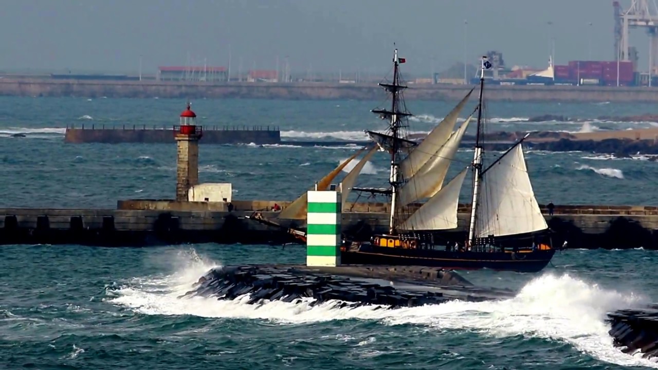 Barra do Douro saída de um veleiro