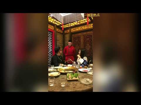 火锅店服务生小哥哥歌声好听人又帅