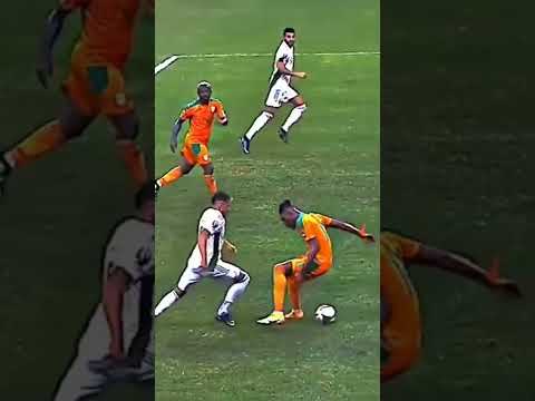 يوسف بلايلي Shorts سماوني بابلو