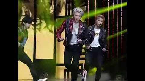Yuta being PROFESSIONAL made him even HOTTER