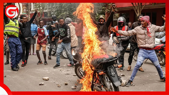 POLISI WAMWAGWA KWA WINGI KUWAZUIA WANANCHI WASIINGIE ENEO LA MAHAKAMA na BUNGE - VURUGU ZAIBUKA!