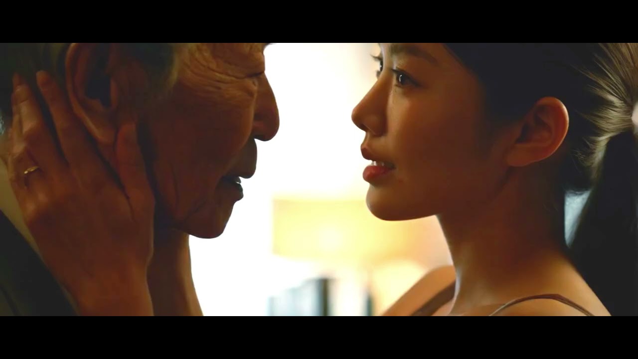 Insane Japanese Couple Kissing