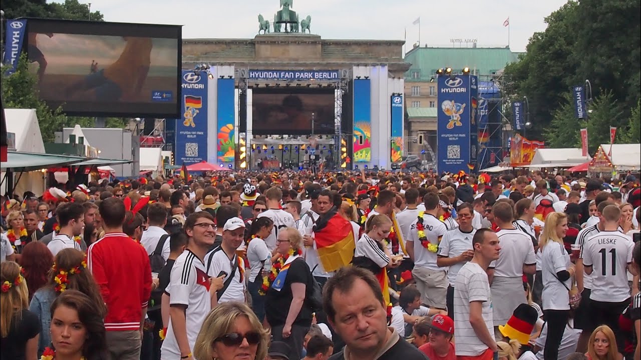 wm-2014-fanmeile-berlin-youtube
