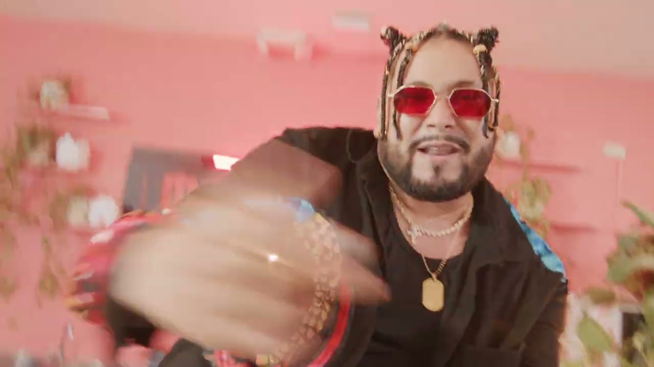 Watch ZE-ZE - Manimoto (Video Oficial) on YouTube Watch ZE-ZE - Manimoto (Video Oficial) on YouTube