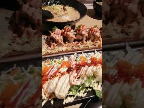 Yum yum | #shorts #shortsvideo #sushiroll #sushi