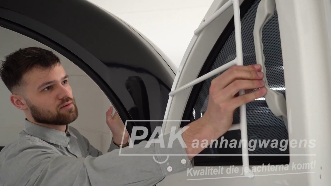 Bucker Careliner M 2-paards paardentrailer van PAK Aanhangwagens