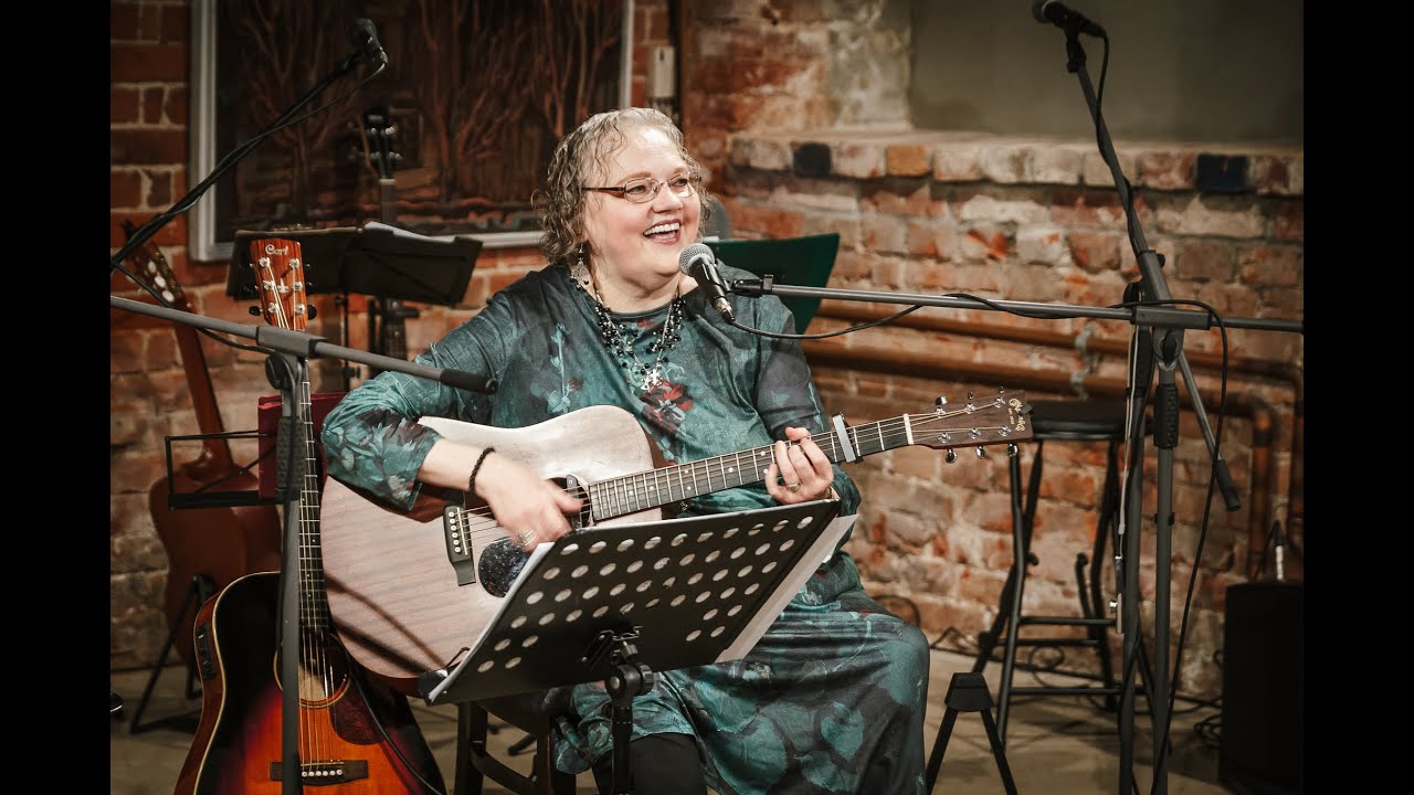 Zanda Štrausa - raidījumā „Dzintarā kaltās katedrāles bruņinieki”.