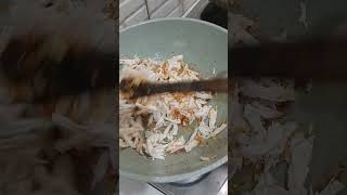 minyak tanak nya dari Minang...bikin semua tumisan jadi maknyus Momz #music #cooking #food