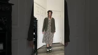 Fall Outfit all Secondhand - Green Cardigan, Floral Dress and Dr. Martens Brogues