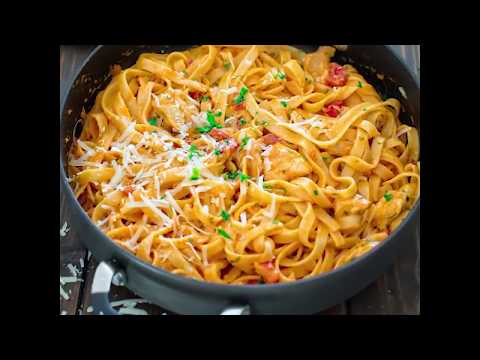 FETTUCCINE WITH ROASTED PEPPER SAUCE