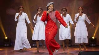 Mercy Chinwo - We Dey Praise God Almighty (Official Video)