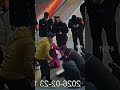 为铁路工作人员点赞!旅客突发心梗昏厥倒地,客运员发现后立即上前施救抢回一命。