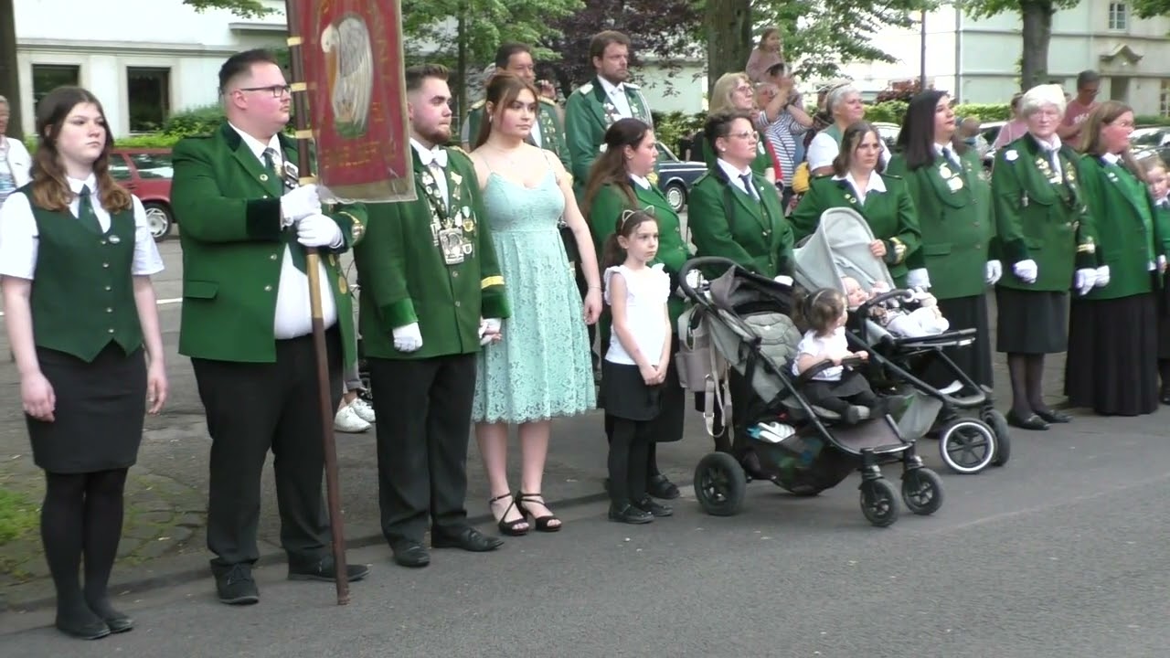 Brauchtum & Tradition NRW - Schützenfest Köln Riehl Festzug mit Zapfenstreich  2024