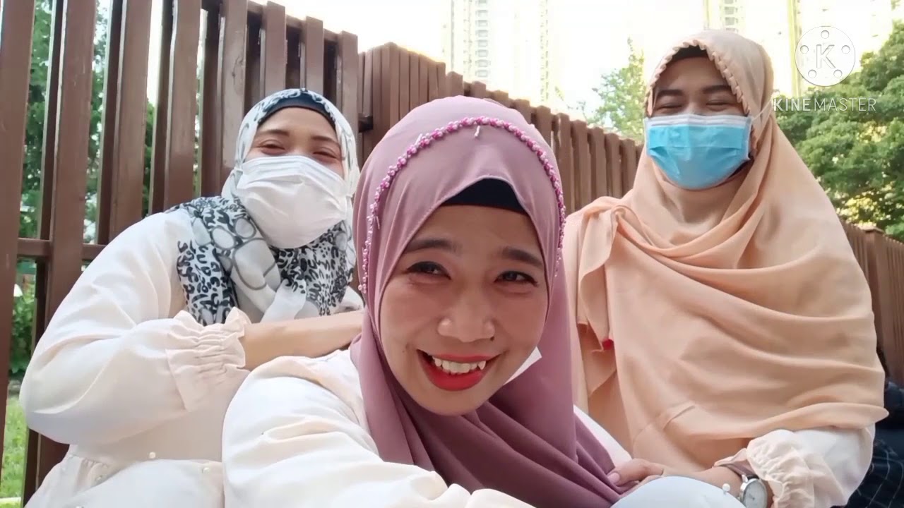 UHKTI CANTIK MASUK ANGIN MINTA DIKEROK DI TEMPAT UMUM