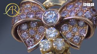 Download Lagu Owner Can't Believe Value Of Earrings She Bought For £5! | BBC Antiques Roadshow UK MP3 Download Lagu Owner Can't Believe Value Of Earrings She Bought For £5! | BBC Antiques Roadshow UK MP3