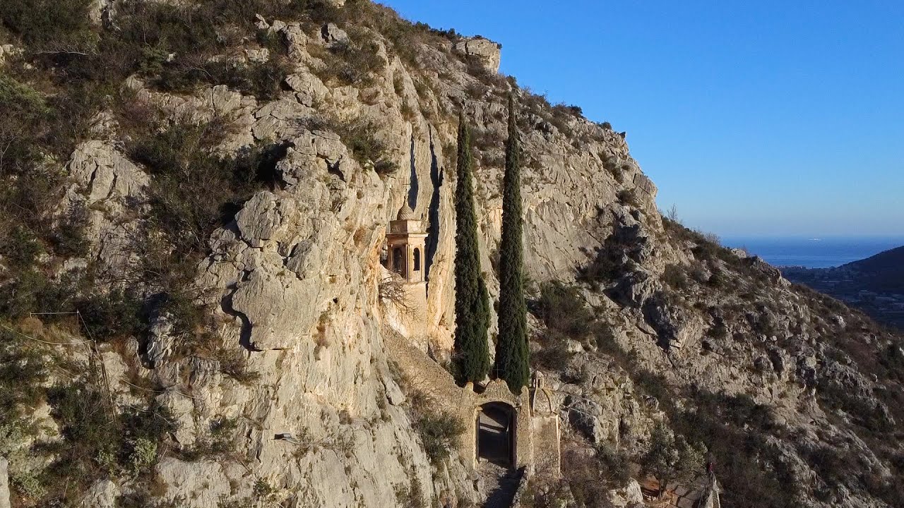 LIGURIA - Riviera di Ponente: il Santuario rupestre di Santa Lucia a Toirano.