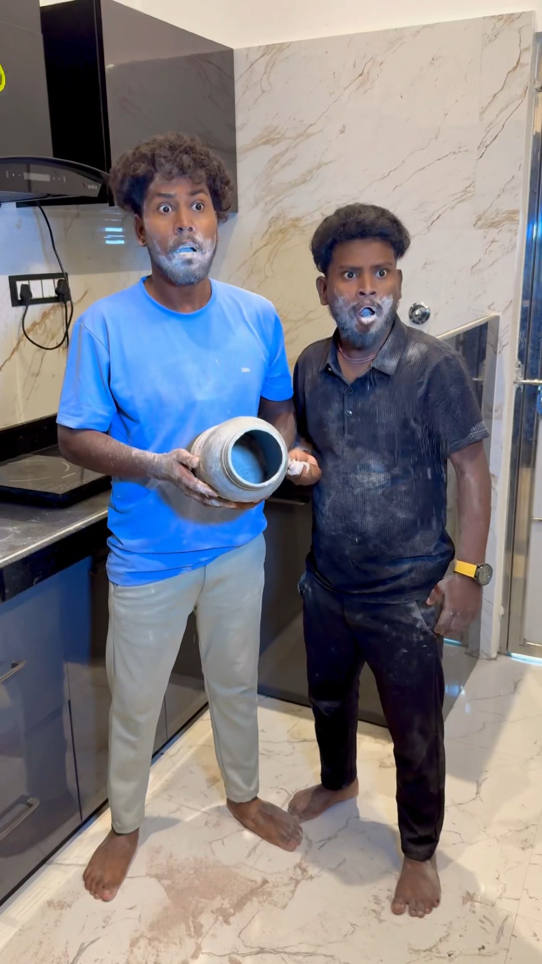 ऐ क्या खा लिया ?? #comedy #realfools #vikramcomedyvideo #vikramfunnyvideo #memes