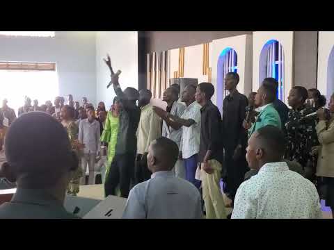 UMUNSIWANYUMA PRAISE WORSHIP MASS CHOIR MBARARA UMUNEZERO UDASANZWE 