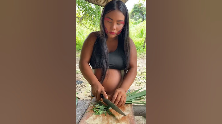 How Indians take care of their hair in the forest #indigenous #indigenouspeople