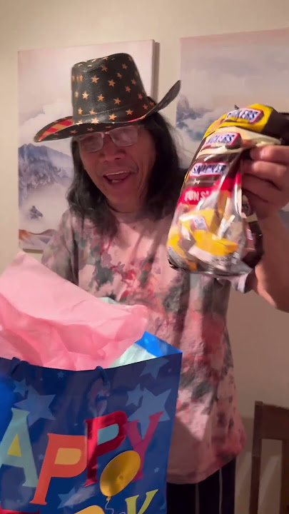 BIRTHDAY GIFTS OPENING