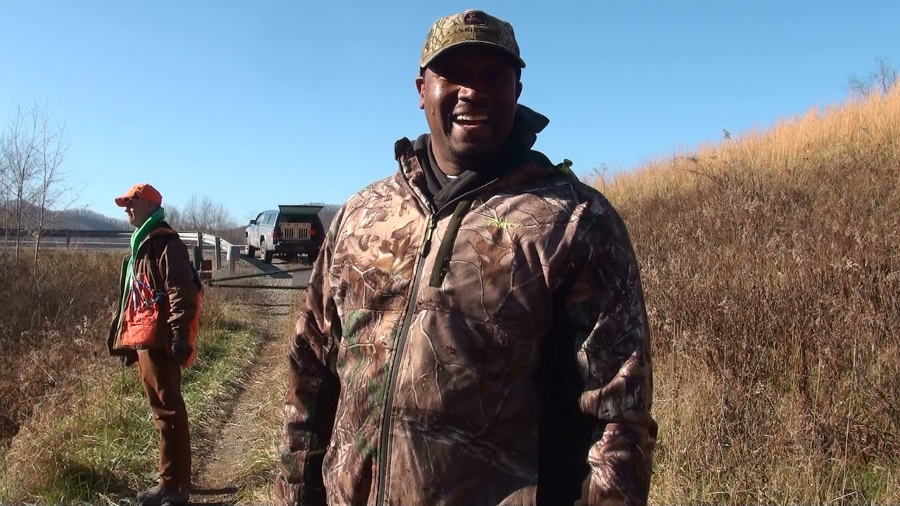 Skyview's Beagles Rabbit Hunting - YouTube