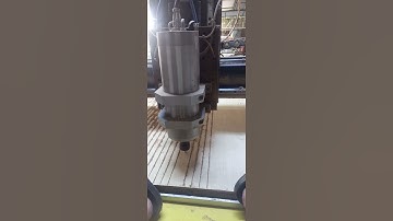 CNC - Cắt chạy rảnh trên nền ván veneer 8mm