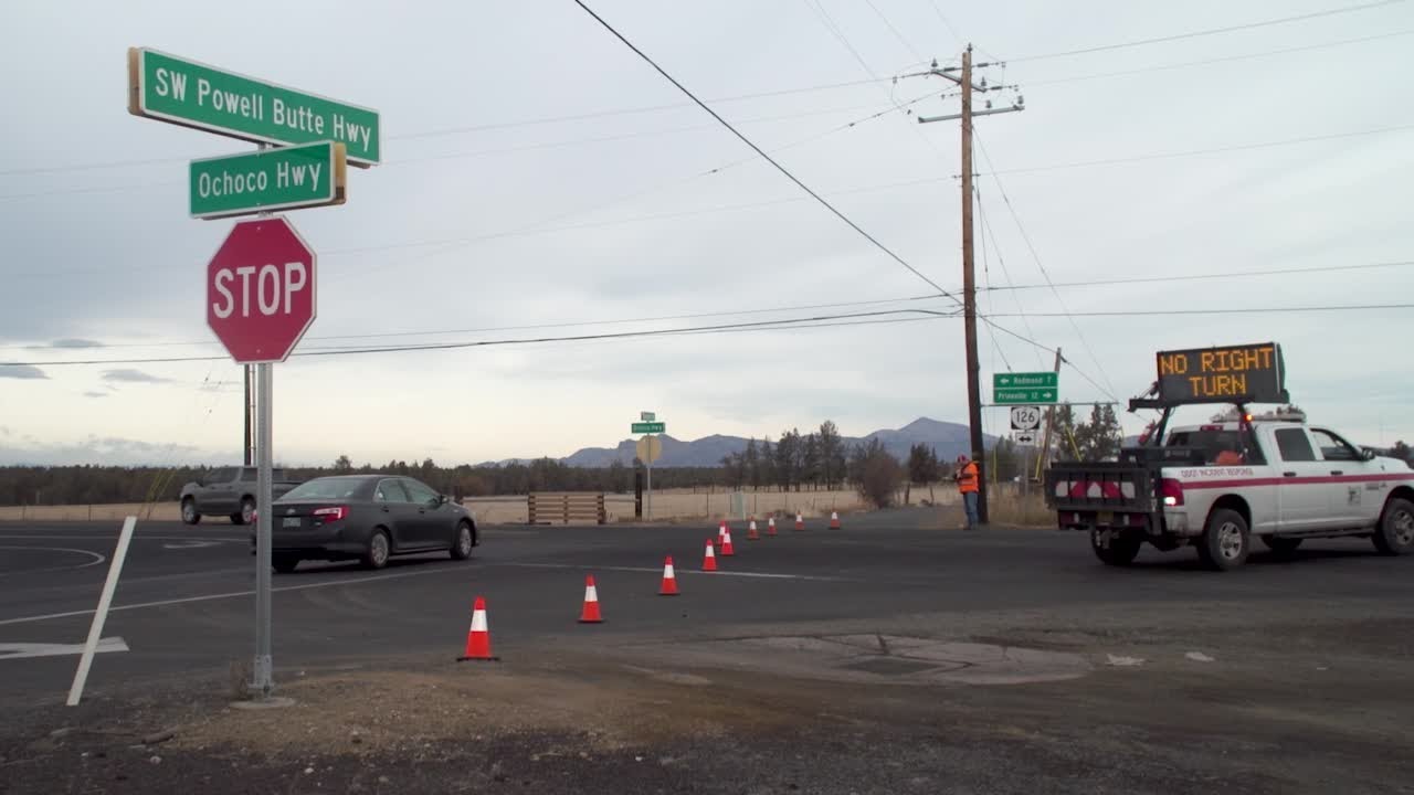 One killed in Highway 126 crash near Powell Butte