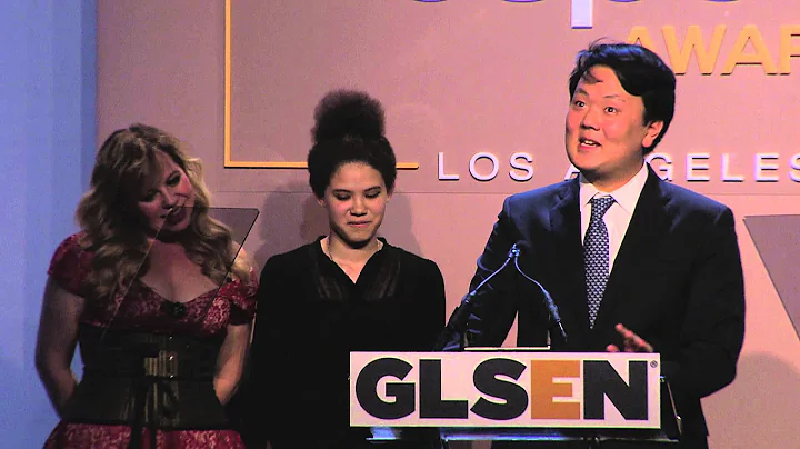 Cliff Tang Accepts Student Advocate of the Year Aw...