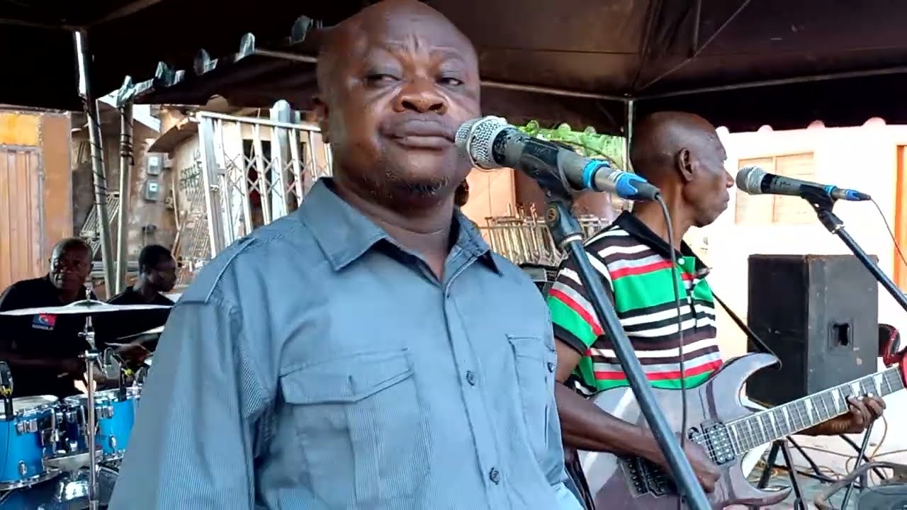 Fasemkye the Alex Kunadu's son perform late fathers song 