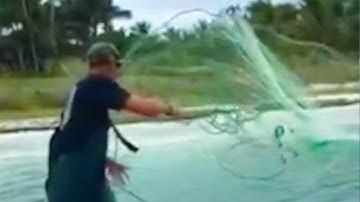 PERFECT Mullet Cast! Cast Net Slow Motion Over 100 Pounds Of Mullet