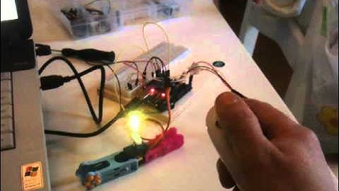 Wii nunchuck control servo and RGB LED (Visuino Program)